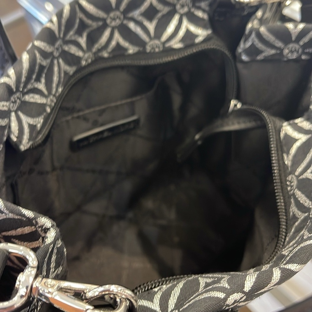 Michael Kors Mirella Small Metallic Logo Jacquard Crossbody Bag Black/Silver
NW - Picture 12 of 16